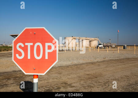 Un site de fracturation près de Bakersfield, Californie, USA. Banque D'Images