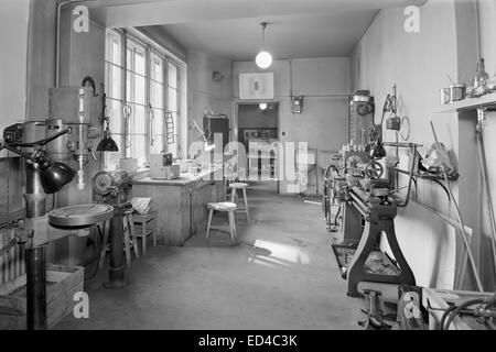 Yleisradio's atelier de la maison de radio dans 15 Fabianinkatu, Helsinki, 1944. Banque D'Images