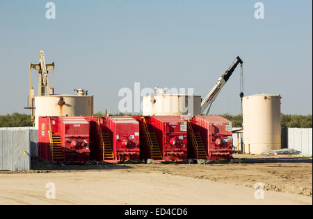 Un site de fracturation près de Bakersfield, Californie, USA. Banque D'Images