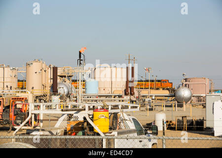 Un site de fracturation près de Bakersfield, Californie, USA. Banque D'Images