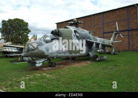 Hélicoptère russe Mil Mi-24 utilisé par l'armée tchèque Banque D'Images