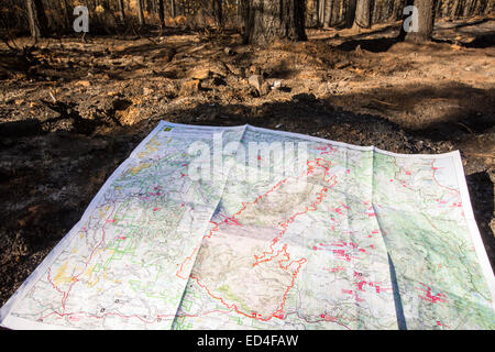 Une carte montrant la zone détruite par le roi incendie qui a détruit 97 717 hectares de la Forêt nationale d'El Dorado, en Californie, USA. Banque D'Images