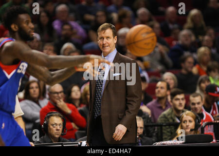 TERRY STOTTS entraîneurs à l'écart. Les Portland Trail Blazers jouer les Philadelphia 76ers à la moda Center le 26 décembre 2014. Dec 26, 2014. Crédit : David Blair/ZUMA/Alamy Fil Live News Banque D'Images