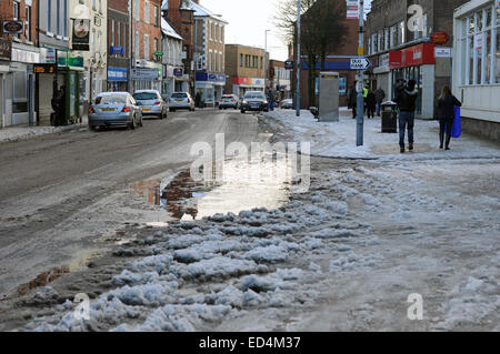 Hucknall, Nottinghamshire, Angleterre. Dec 27, 2014. Légère de dégel la dernière nuit de neige, mais temps de gel devrait se poursuivre dans les semaines et nouvel an . Credit : IFIMAGE/Alamy Live News Banque D'Images