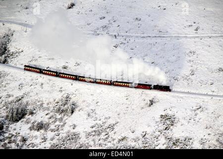 Brockenbahn, Allemagne. Dec 26, 2014. Historique Le Brockenbahn pilote jusqu'au nord de l'Allemagne, la plus haute montagne de 1 142 m de haut, l'Allemagne, Brocken 26 décembre 2014. PHOTO : STEFAN/RAMPFEL Crédit photo : dpa dpa alliance/Alamy Live News Banque D'Images