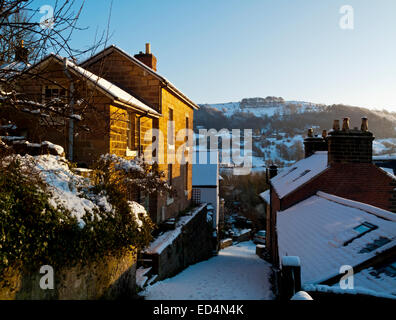 Neige de l'hiver à Matlock Bath dans le Derbyshire Peak District England UK un village surnommée la petite Suisse Banque D'Images