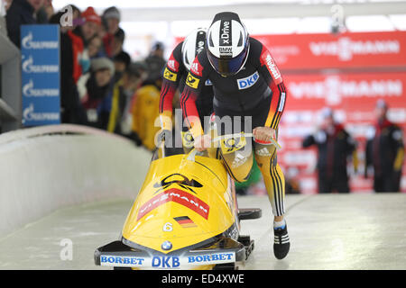 Lake Placid, NY, USA. 13 Décembre, 2014. Allemagne 1 conduit par Anja Schneiderheinze avec serre-freins Lisette Thone au début dans la Women's de la FIBT Bobsleigh Bobsleigh et skeleton World Cup à l'Olympic Sports Complex, à Lake Placid, dans l'Action © Plus Sport/Alamy Live News Banque D'Images