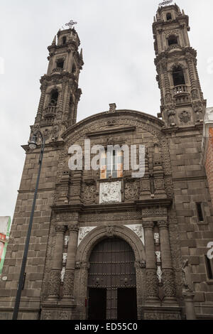Temple de San Cristobal ou Templo de San Cristobal, achevée en 1687, est une église catholique située à Puebla au Mexique. Banque D'Images