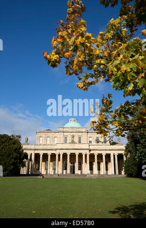 Pittville Pump room à l'automne, Pittville Park, Cheltenham, Gloucestershire, Angleterre, Royaume-Uni, Europe Banque D'Images