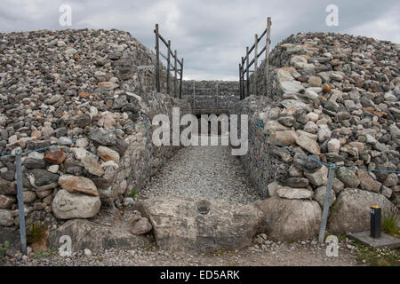 L'entrée de Listoghil tombeau à Carrowmore Cimetière tombe, Sligo, Irlande Banque D'Images