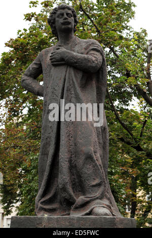 Statue de Rigas Feraios (Rhegas Pheraeos alias ou Velestinlis) qui a été tué à Belgrade, en Serbie. Feraios a vécu de 1757 à 1798 Banque D'Images