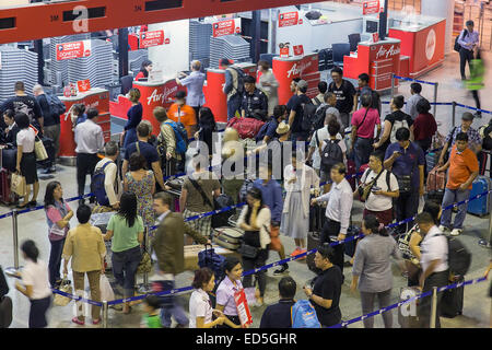 L'arrivée de la compagnie aérienne en Asie de l'air sur l'aéroport Don Muang Airport (DMK) Banque D'Images