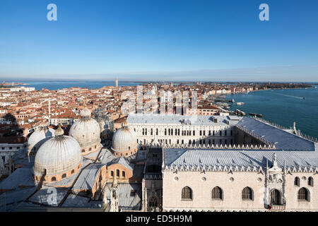 Vue sur la Place Saint Marc et le palais des Doges ou Palais des Doges, Venise, Italie Banque D'Images