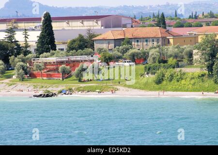 Paysage du lac de Garde en Italie du nord Banque D'Images