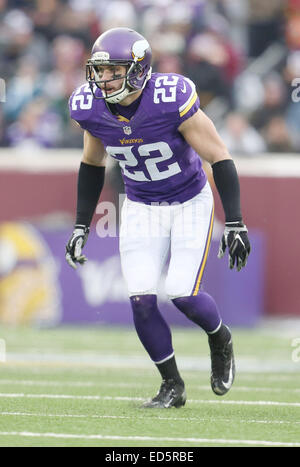 Minneapolis, Minnesota, USA. 28 Dec, 2014. Minnesota Vikings coffre Harrison Smith (22) est affiché pendant un match de la NFL entre les ours de Chicago et les Minnesota Vikings à TCF Bank Stadium à Minneapolis, Minnesota. Les Vikings ont défait les ours 13 - 9. Credit : csm/Alamy Live News Banque D'Images