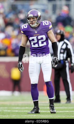 Minneapolis, Minnesota, USA. 28 Dec, 2014. Minnesota Vikings coffre Harrison Smith (22) est affiché pendant un match de la NFL entre les ours de Chicago et les Minnesota Vikings à TCF Bank Stadium à Minneapolis, Minnesota. Les Vikings ont défait les ours 13 - 9. Credit : csm/Alamy Live News Banque D'Images