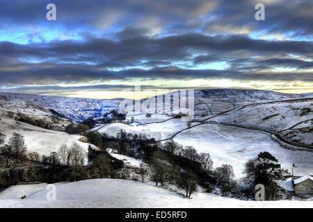 Les points de vue en regardant vers le Swaledale Keld dans Yorkshire Dales National Park, North Yorkshire. Swaledale toile. Swaledale Banque D'Images