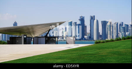 L'horizon de Doha comme vu du musée d'art islamique park Banque D'Images