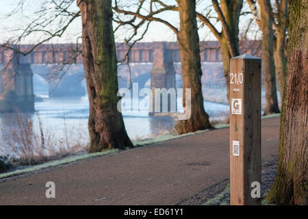 Preston Lancashire : Le point de départ et d'arrivée de la roue de la Guilde Randonnée à vélo dans la région de Avenham Park Banque D'Images