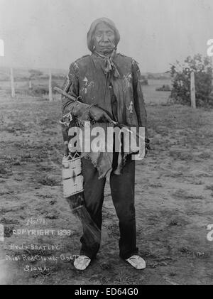 Le chef Red Cloud - âge 77 - Sioux, c1898, papier albuminé Banque D'Images