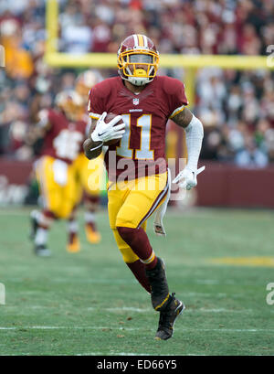 Redskins de Washington le receveur DeSean Jackson (11) captures d'une passe de touché de 69 verges contre les Cowboys de Dallas au premier trimestre à FedEx Field à Landover, Maryland le dimanche 28 Décembre, 2014. Credit : Ron Sachs/CNP Banque D'Images