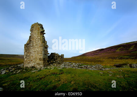 Une ancienne mine de plomb comme vu sur la ligne de basse à Arkengarthdale Road dans Swaledale dans le Yorkshire Dales National Park Banque D'Images