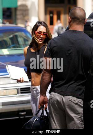 John Cena dans Soho avec sa petite amie, Nikki Bella comprend : Nikki Bella,John Cena Où : New York City, New York, United States Quand : 26 Juin 2014 Banque D'Images