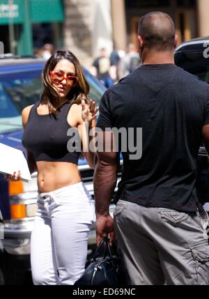 John Cena dans Soho avec sa petite amie, Nikki Bella comprend : Nikki Bella,John Cena Où : New York City, New York, United States Quand : 26 Juin 2014 Banque D'Images