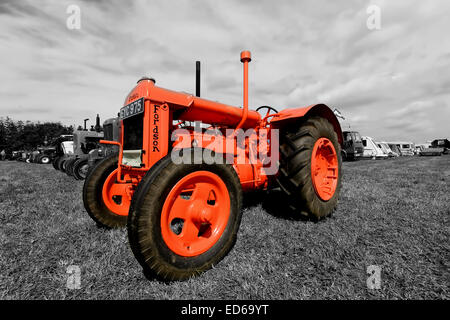Un Fordson tracteur comme vu à vapeur Ralley Pickering, North Yorkshire, 2013. Banque D'Images