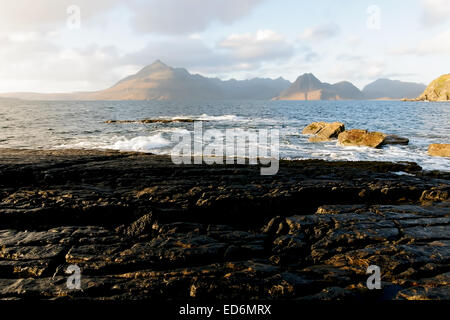 Elgol sur l'île de Skye, en Écosse à la recherche vers l'Cuillin Banque D'Images