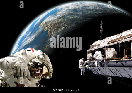 Un artiste pour l'inscription d'une équipe d'astronautes effectuant des travaux sur une station spatiale en orbite autour d'une grande, tandis que Planète Terre-like. Banque D'Images