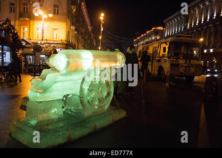 Moscou, Russie. 30 Décembre, 2014. Près d'une nouvelle année, le festival de sculptures de glace il y a lieu rassemblement de l'opposition à l'appui d'Alexei Navalny Crédit : Oleg Kozyrev/Alamy Live News Banque D'Images