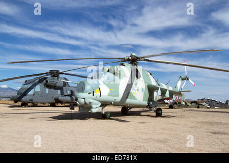 Tucson, AZ, USA - 12 décembre 2014 : Mi24D'hélicoptère Banque D'Images