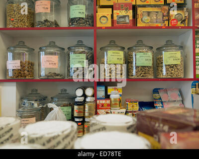 Les médicaments chinois traditionnels sont à la vente à un marché Asiatique à Albany, New York. Banque D'Images