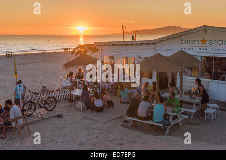 Bar de plage Bienestar Tarifa, Costa de la Luz, Cadix, Andalousie, espagne. Banque D'Images