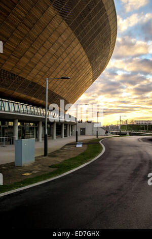 Le Vélodrome de Lee Valley au cours de la troisième journée de la Coupe du Monde de Cyclisme sur piste à la Lee Valley Velopark de Stratford, Londres. Décembre 7th, 2014. Robbie Stephenson / Images téléobjectif Banque D'Images