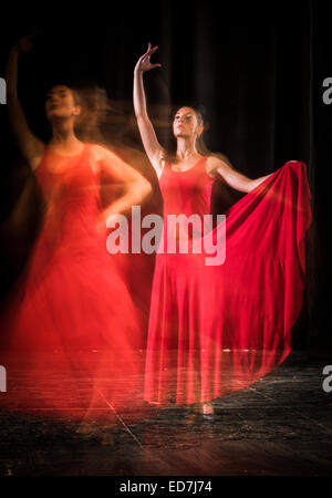 Danseuse de flamenco espagnol. Banque D'Images