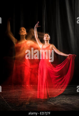 Danseuse de flamenco espagnol. Banque D'Images