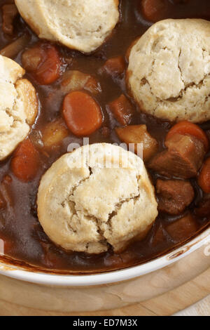 Cordonnier de boeuf classique ou goulasch de bœuf avec des boulettes de rognon Banque D'Images