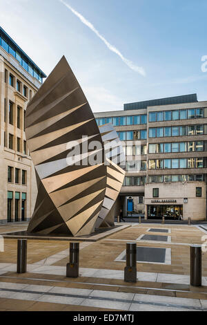 Art moderne sculpture sur Ave Maria Lane dans la ville de Londres Banque D'Images