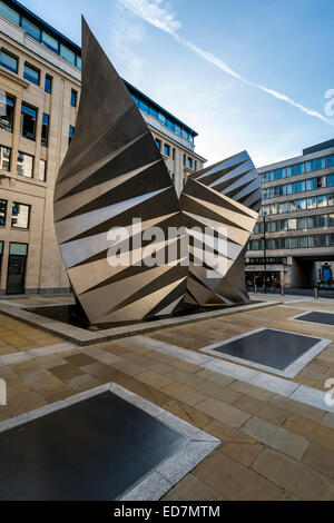 Art moderne sculpture sur Ave Maria Lane dans la ville de Londres Banque D'Images