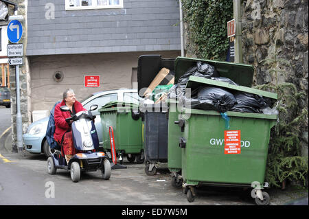 Gwynedd Conseil trois semaine Collection Dolgellau, Gwynedd, Pays de Galles, UK, 31/12/2014 Désactiver résident de Dolgellau Denice Fawbert L Banque D'Images