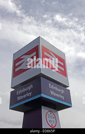 Inscrivez-vous à la gare de Waverley Banque D'Images