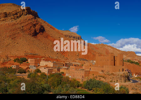 Kasbah Ait Youl, vallée du Dadès, Gorges du Dadès, Haut Atlas, Maroc. Banque D'Images