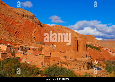 Kasbah Ait Youl, vallée du Dadès, Gorges du Dadès, Haut Atlas, Maroc. Banque D'Images