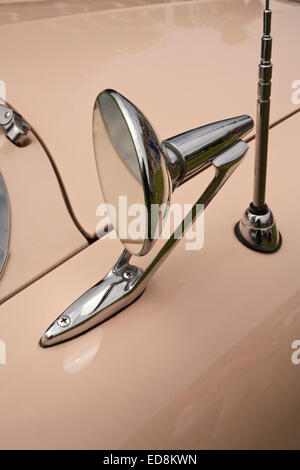 1959 Chrysler New Yorker wing mirror. Banque D'Images