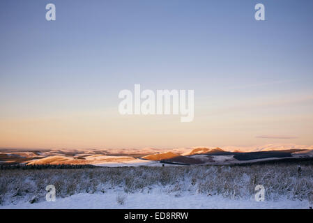 La fin de la lumière du soleil et de la neige en parc national de Northumberland. La northumbrie en Angleterre Banque D'Images