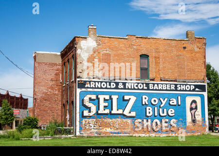 Illinois Chenoa, autoroute historique route 66, US 66, autoroute, Selz Royal Blue Shoes murale, publicité extérieure, bâtiment, extérieur, brique rouge, IL140909012 Banque D'Images