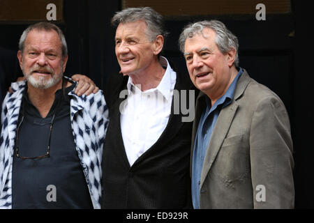 Monty Python photocall au London Palladium avec : Terry Gilliam, Michael Palin, Terry Jones Où : London, Royaume-Uni Quand : 30 Juin 2014 Banque D'Images