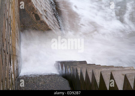 Sea Wall à Filey Bay - Yorkshire, Angleterre, Royaume-Uni Banque D'Images